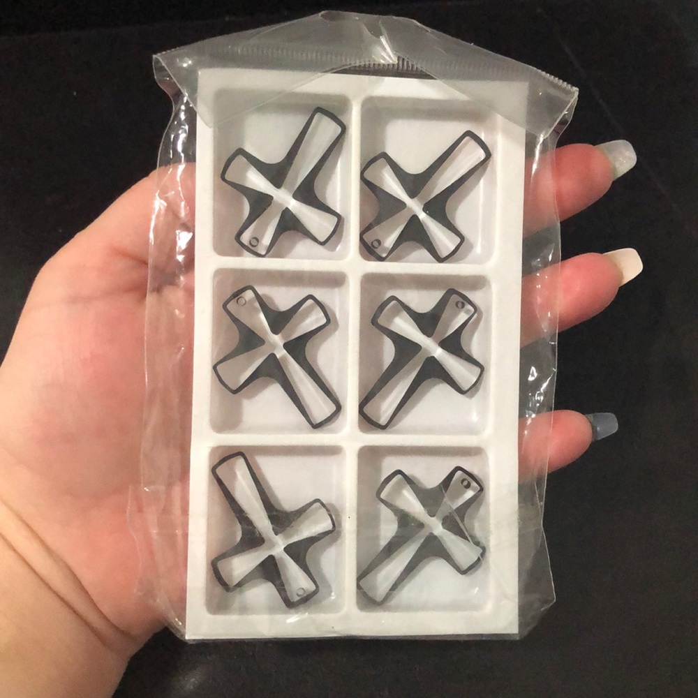 6 Swarovski crosses ✝️